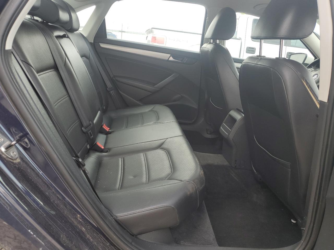 2014 Volkswagen Passat S VIN: 1VWAS7A36EC027044 Lot: 56142855