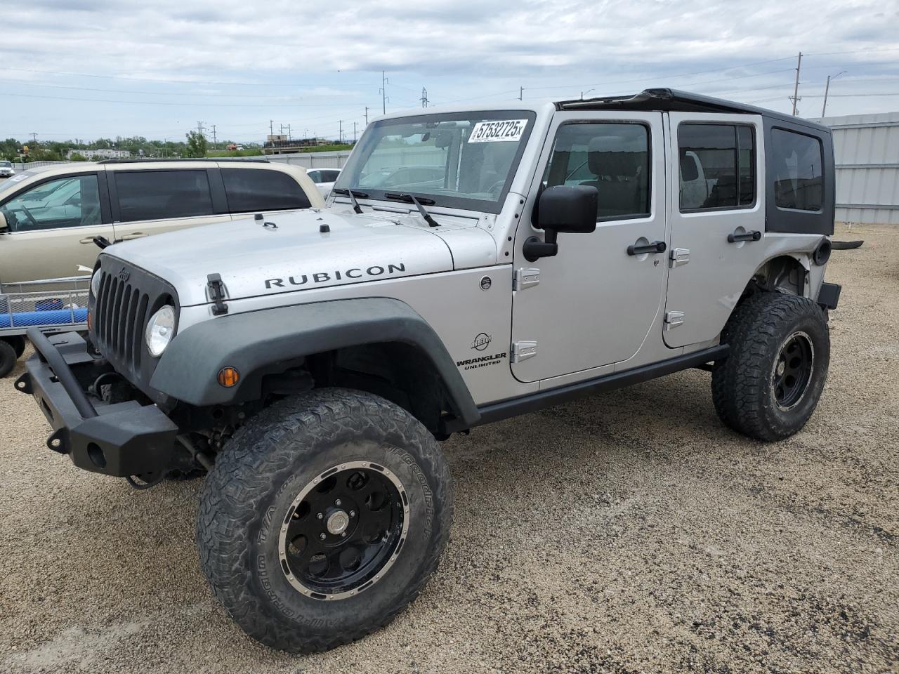 2011 Jeep Wrangler Unlimited Rubicon zu verkaufen in Cedar Rapids, IA - Rear End