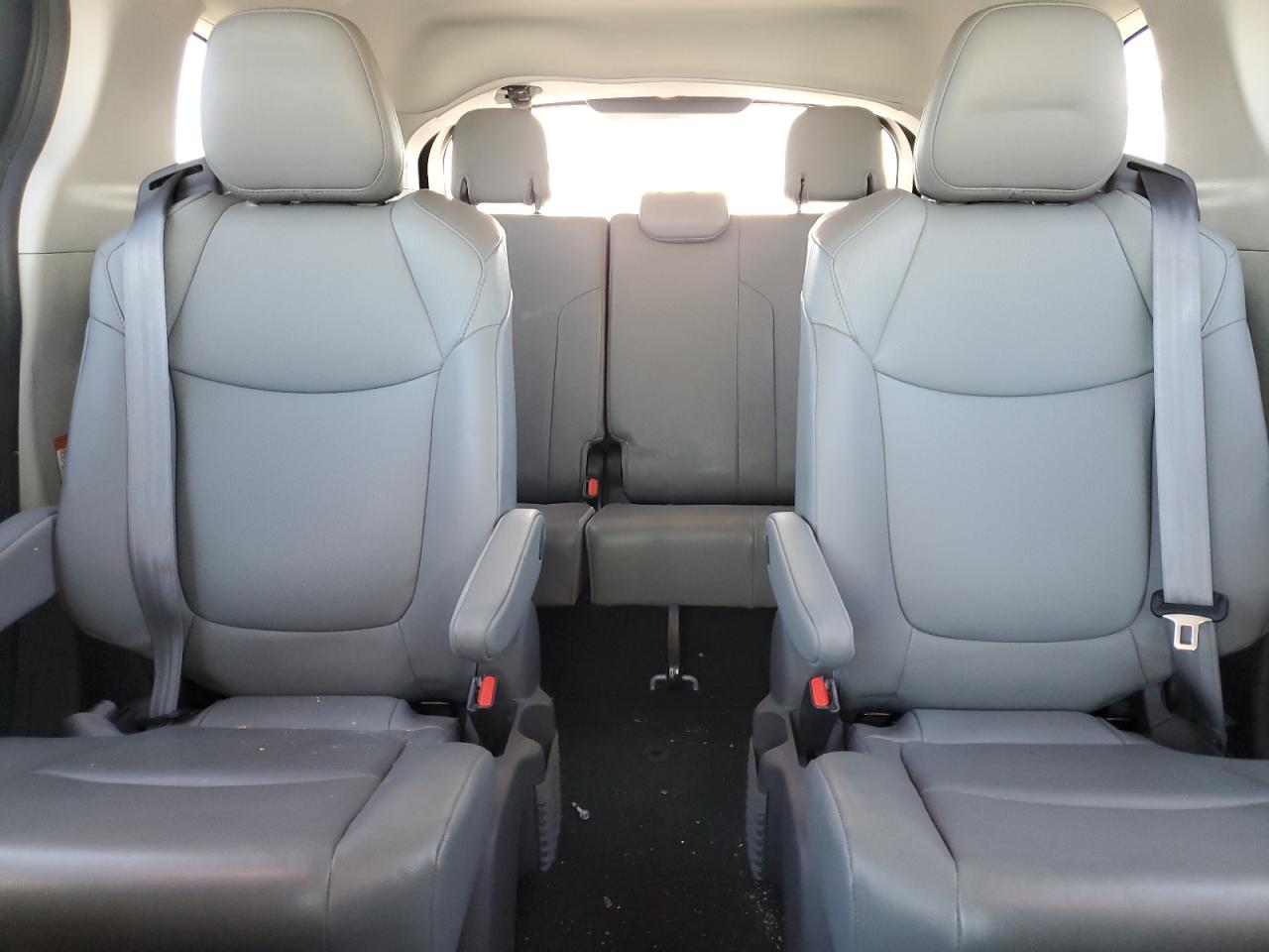 2021 Toyota Sienna Xle VIN: 5TDJRKEC8MS058563 Lot: 56932015