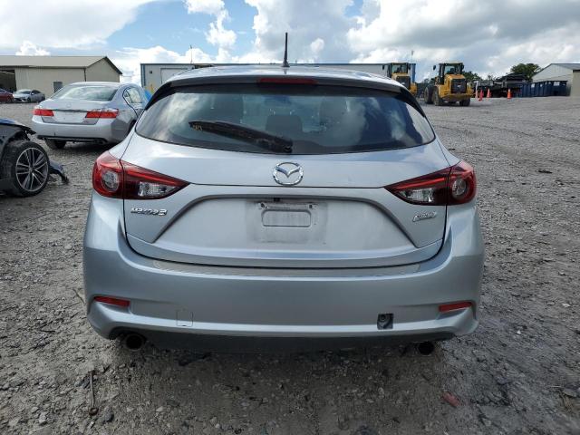  MAZDA 3 2018 Srebrny