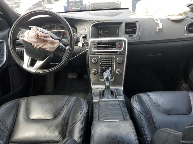 Седани VOLVO S60 2015 Сріблястий