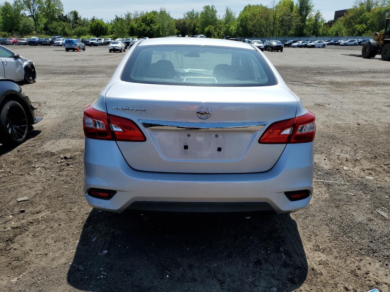 2017 Nissan Sentra S VIN: 3N1AB7AP7HY375326 Lot: 56179655