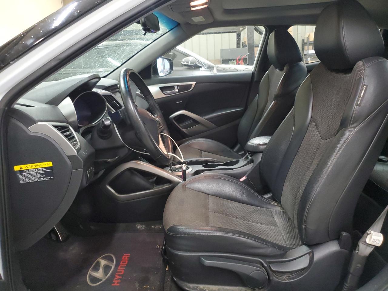 2013 Hyundai Veloster VIN: KMHTC6AD8DU117392 Lot: 57149095
