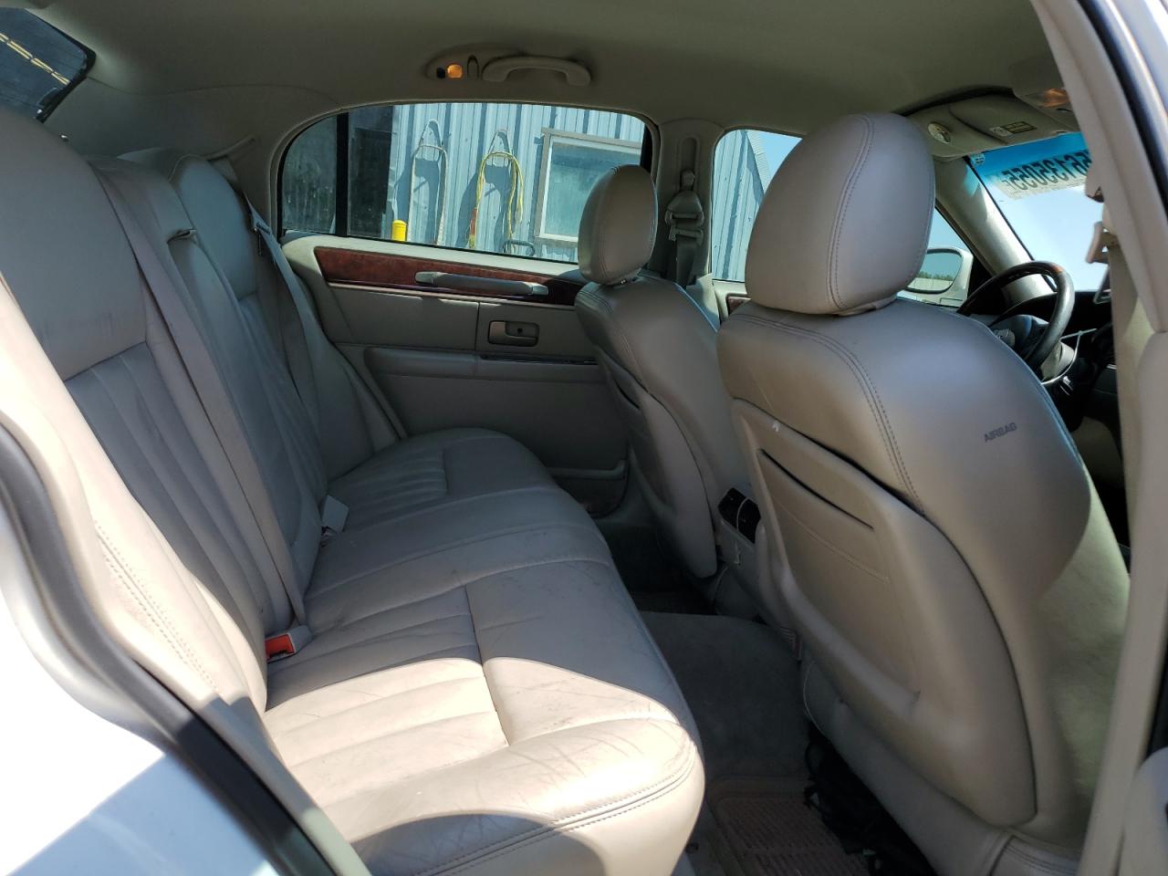 2003 Lincoln Town Car Signature VIN: 1LNHM82W43Y618527 Lot: 56135055