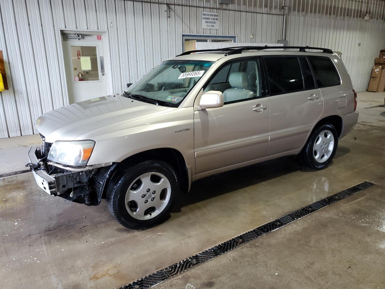 2005 Toyota Highlander Limited for Sale in York Haven, PA - Front End