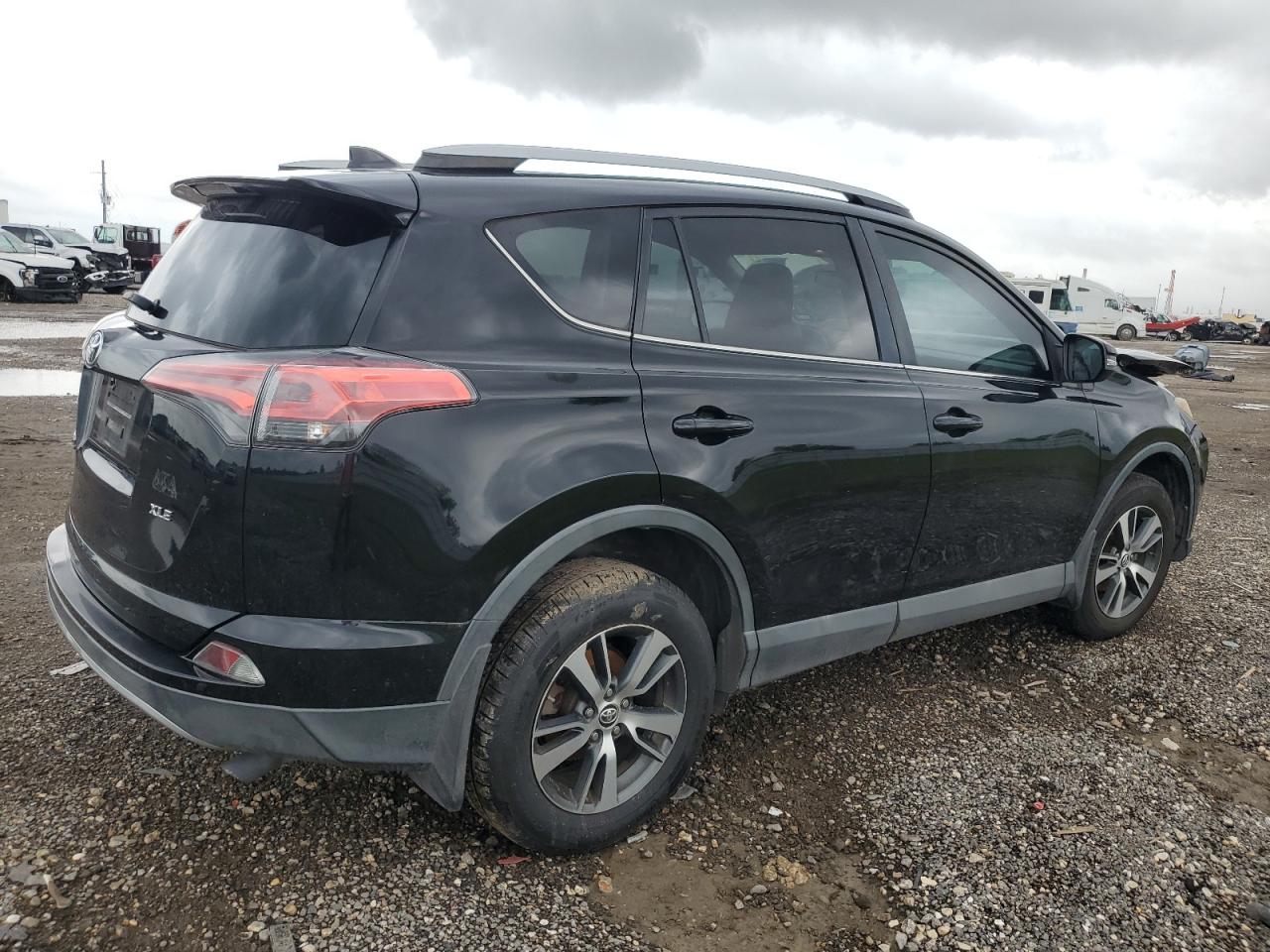 2T3WFREV1JW421742 TOYOTA RAV4 2018