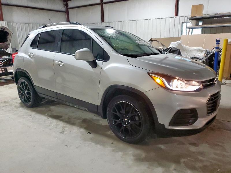  CHEVROLET TRAX 2022 Srebrny