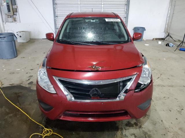  NISSAN VERSA 2017 Красный