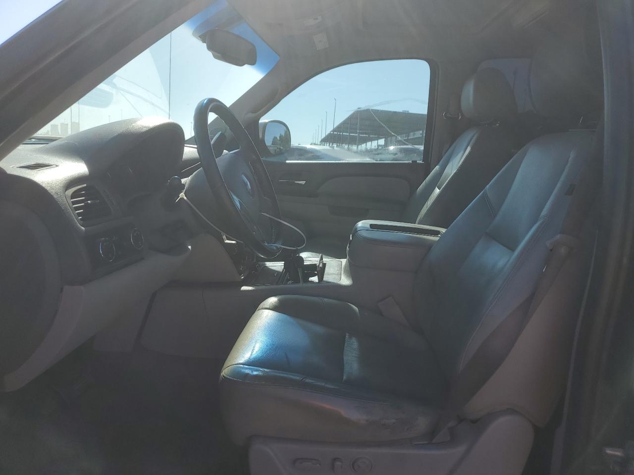 2010 Chevrolet Avalanche Ltz VIN: 3GNVKGE01AG102946 Lot: 56424565