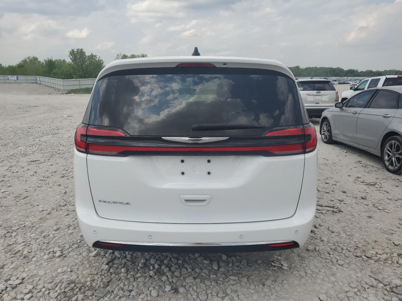 2024 Chrysler Pacifica Touring VIN: 2C4RC1FGXRR135546 Lot: 56988225