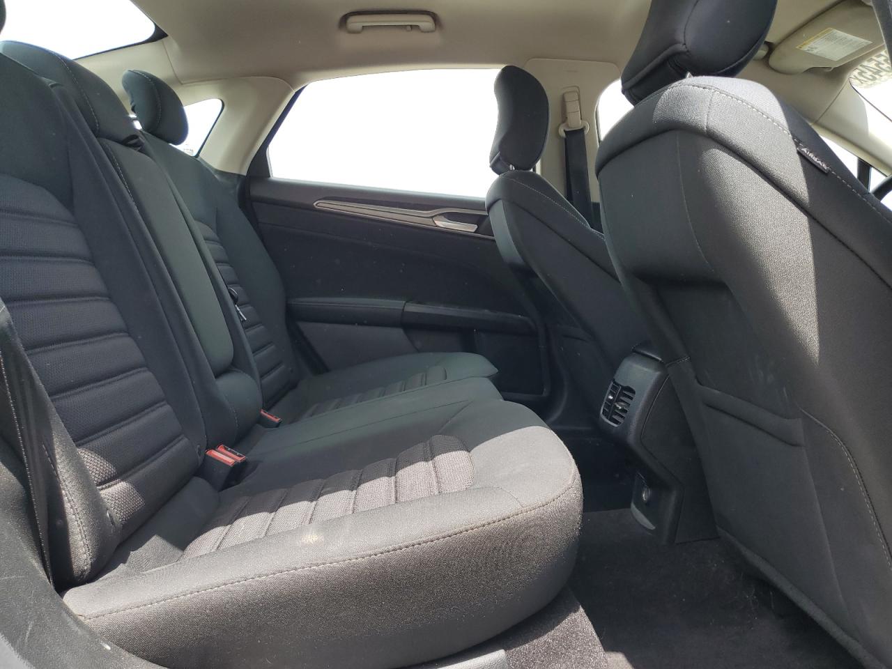 2019 Ford Fusion Se VIN: 3FA6P0LU3KR124857 Lot: 54025525