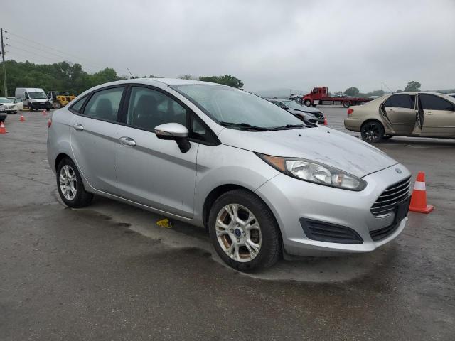 Sedans FORD FIESTA 2016 Srebrny