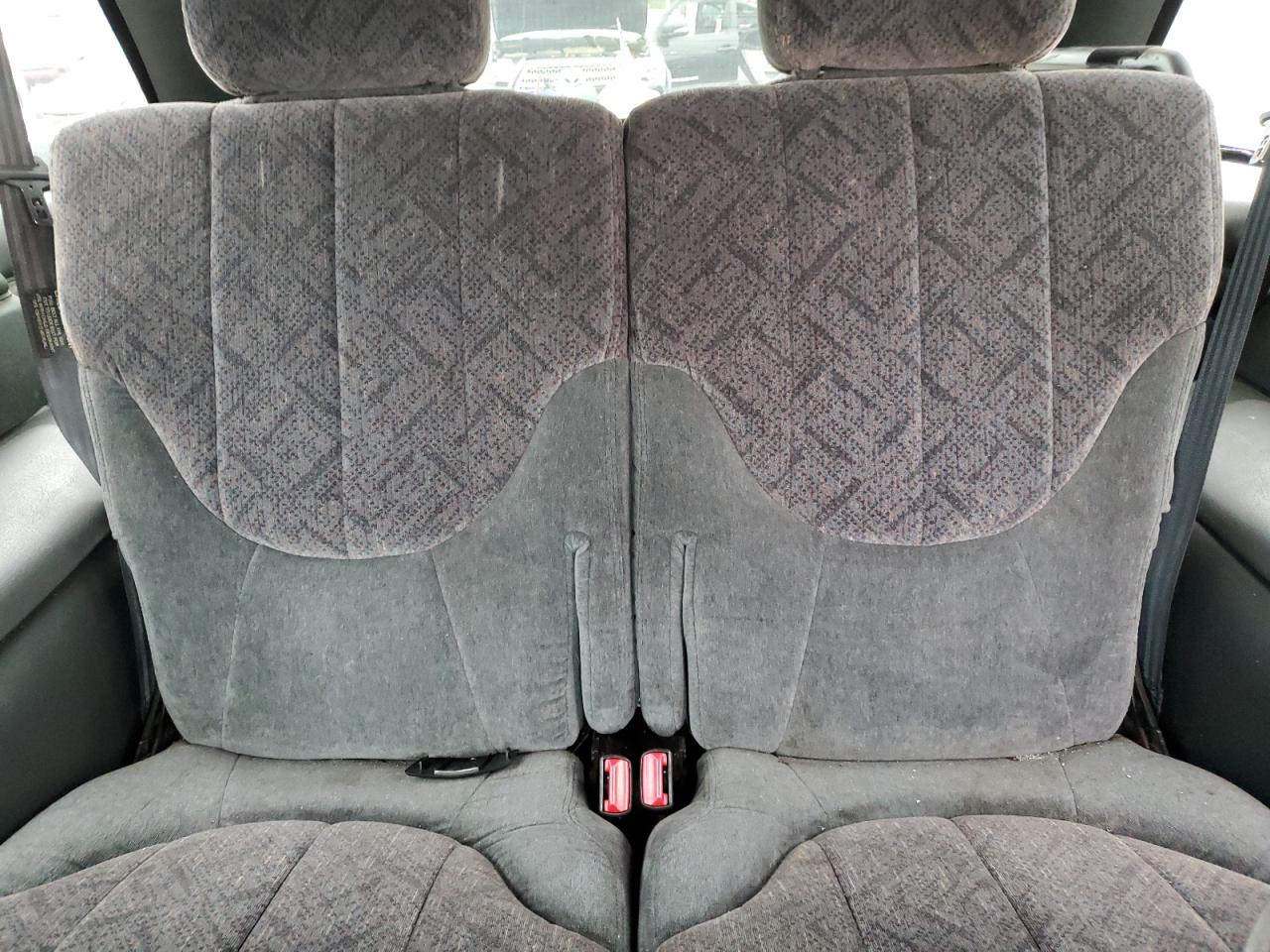 2000 GMC Jimmy VIN: 1GKCS18W2YK221142 Lot: 55846075