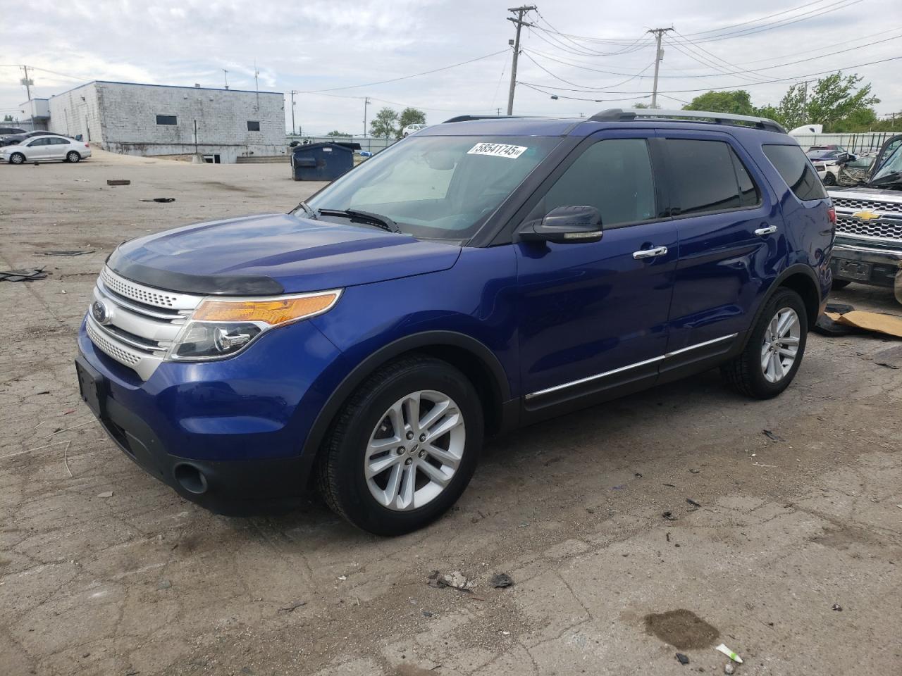 2013 Ford Explorer Xlt იყიდება Chicago Heights-ში, IL - Minor Dent/Scratches