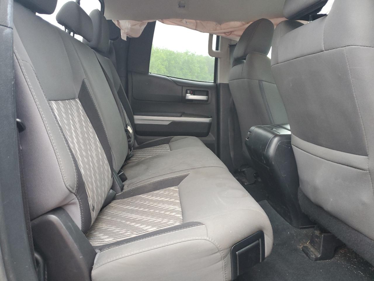 2018 Toyota Tundra Double Cab Sr VIN: 5TFUY5F12JX725096 Lot: 57056225