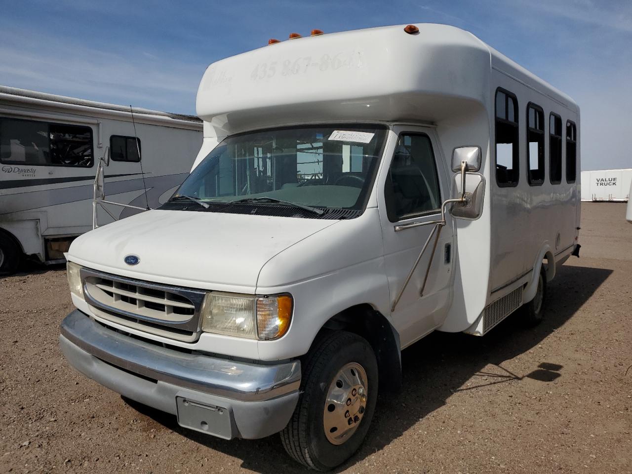 2000 Ford Econoline E350 Super Duty Cutaway Van