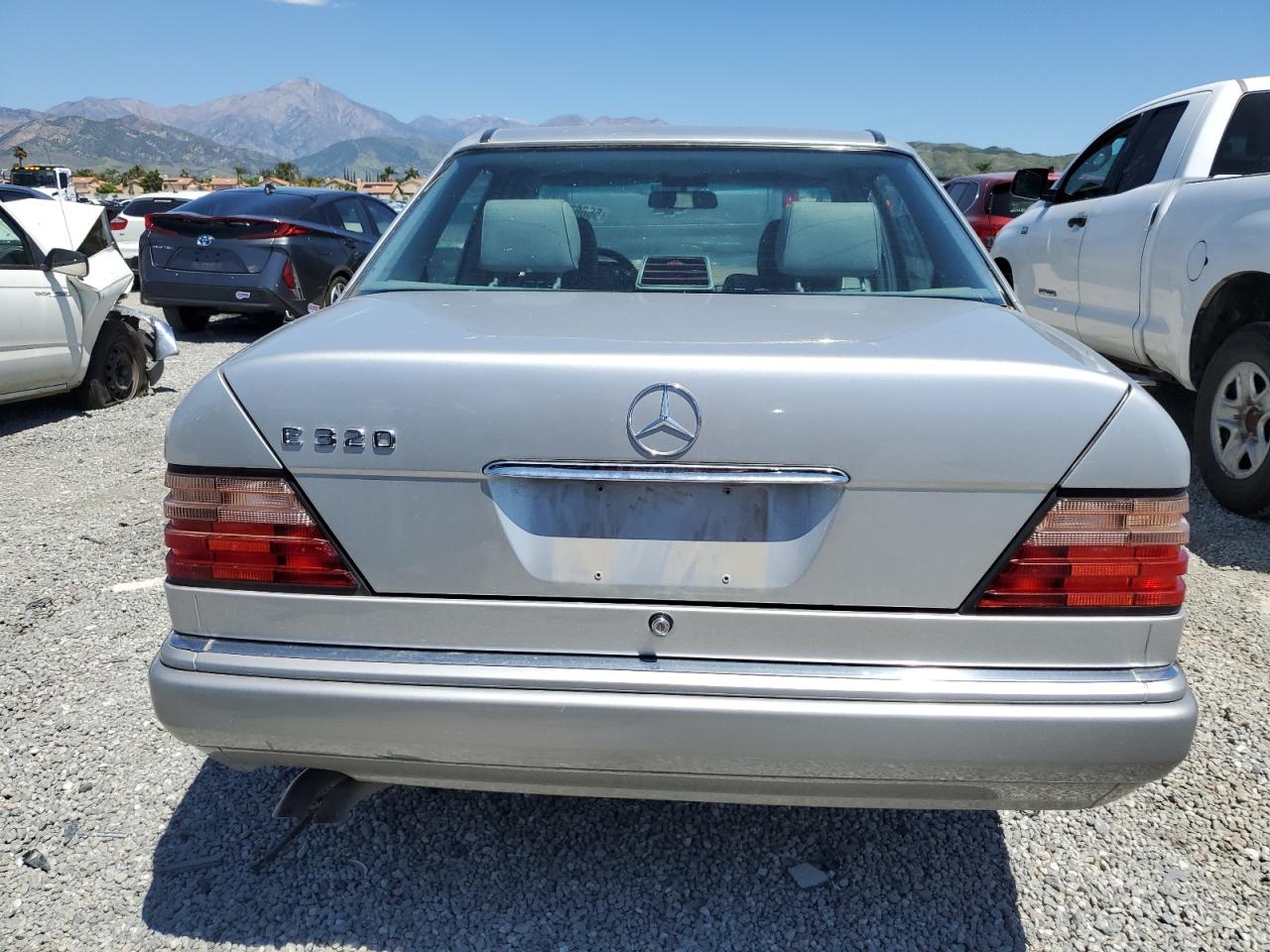 1994 Mercedes-Benz E 320 VIN: WDBEA32E7RC050885 Lot: 56667795