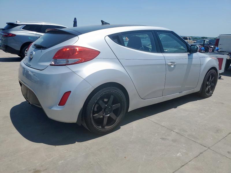  HYUNDAI VELOSTER 2017 Srebrny