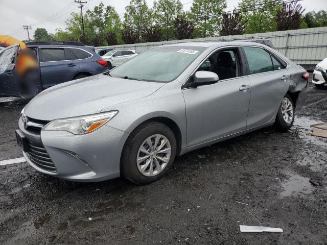  TOYOTA CAMRY 2015 Srebrny