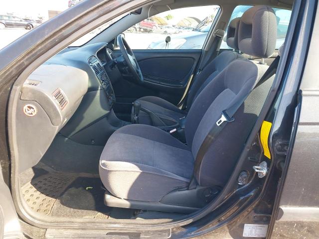 2001 TOYOTA AVENSIS GL