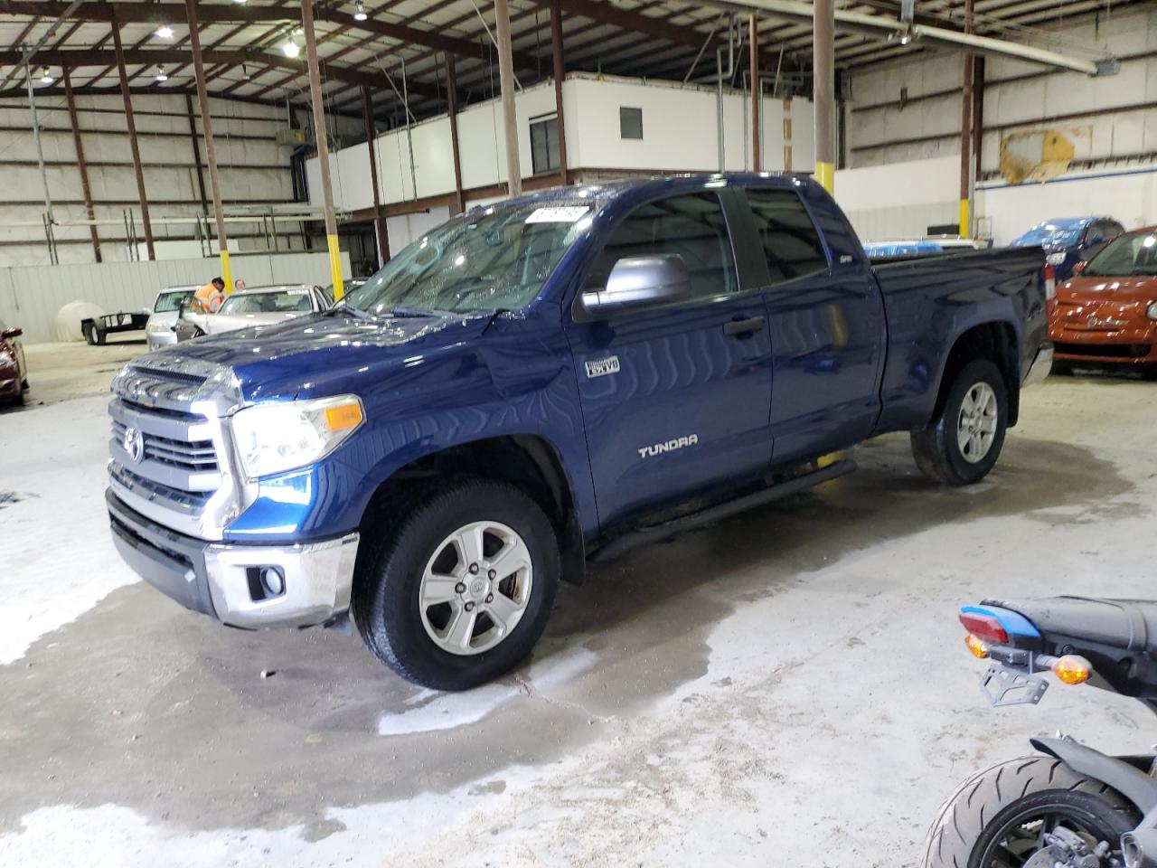 2014 Toyota Tundra Double Cab Sr на продаже в Lawrenceburg, KY - Front End