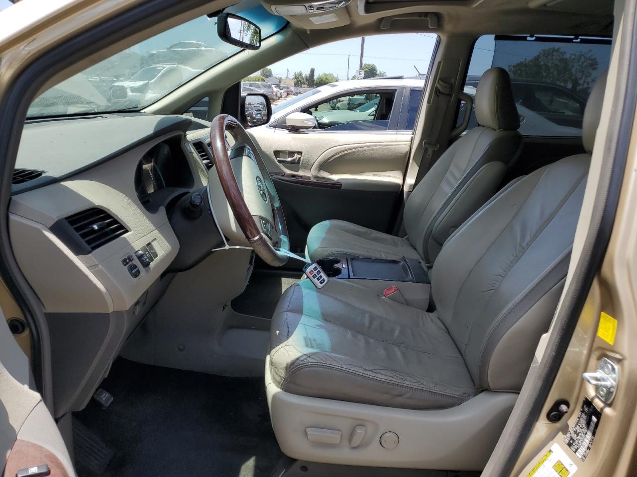 2011 Toyota Sienna Xle VIN: 5TDYK3DC2BS058579 Lot: 56764015