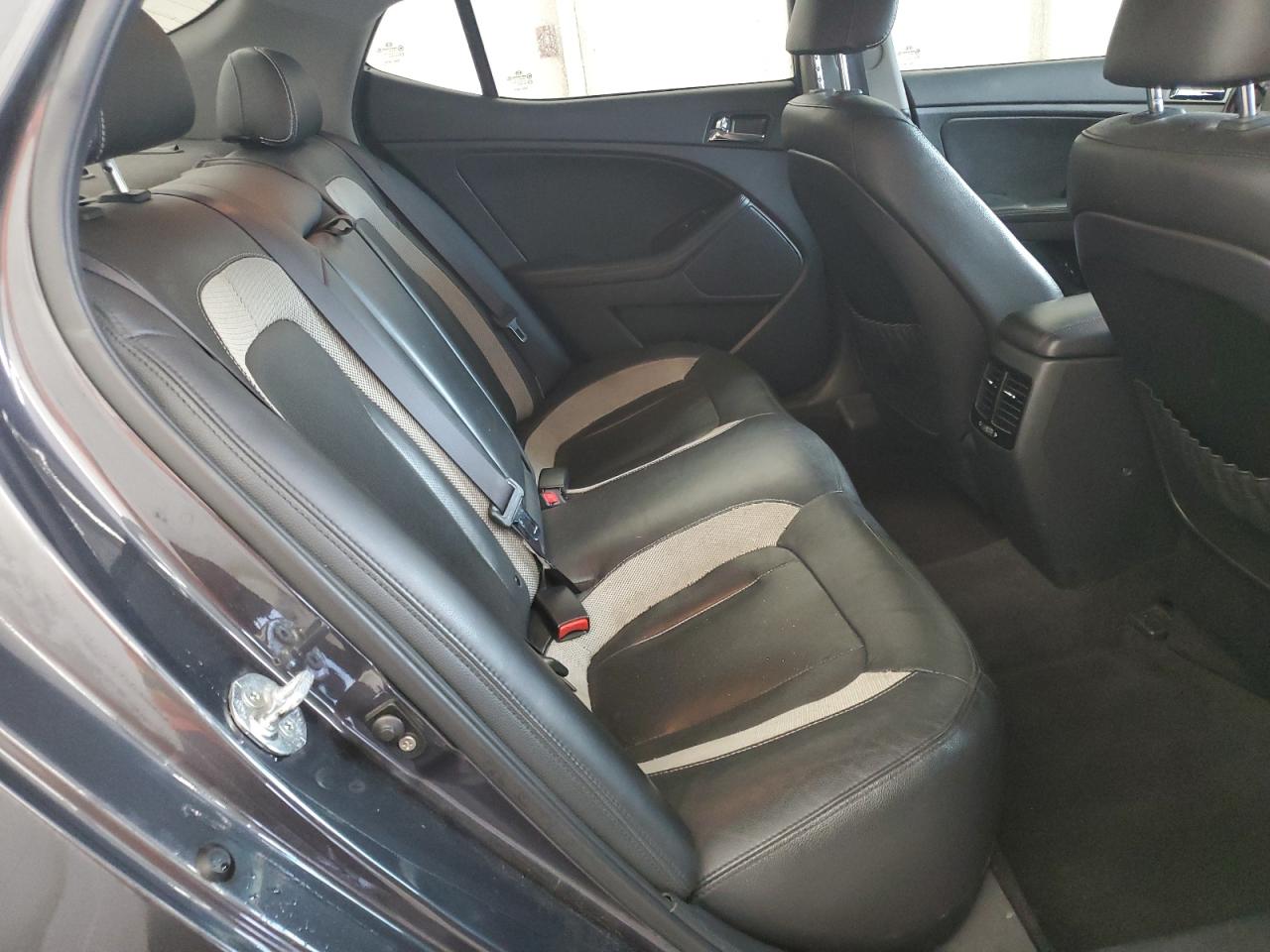 2011 Kia Optima Sx VIN: KNAGR4A65B5090425 Lot: 55806385