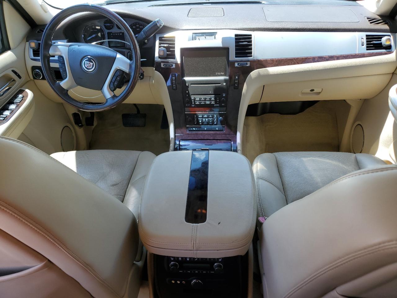 2007 Cadillac Escalade Luxury VIN: 1GYFK63857R338437 Lot: 58242765