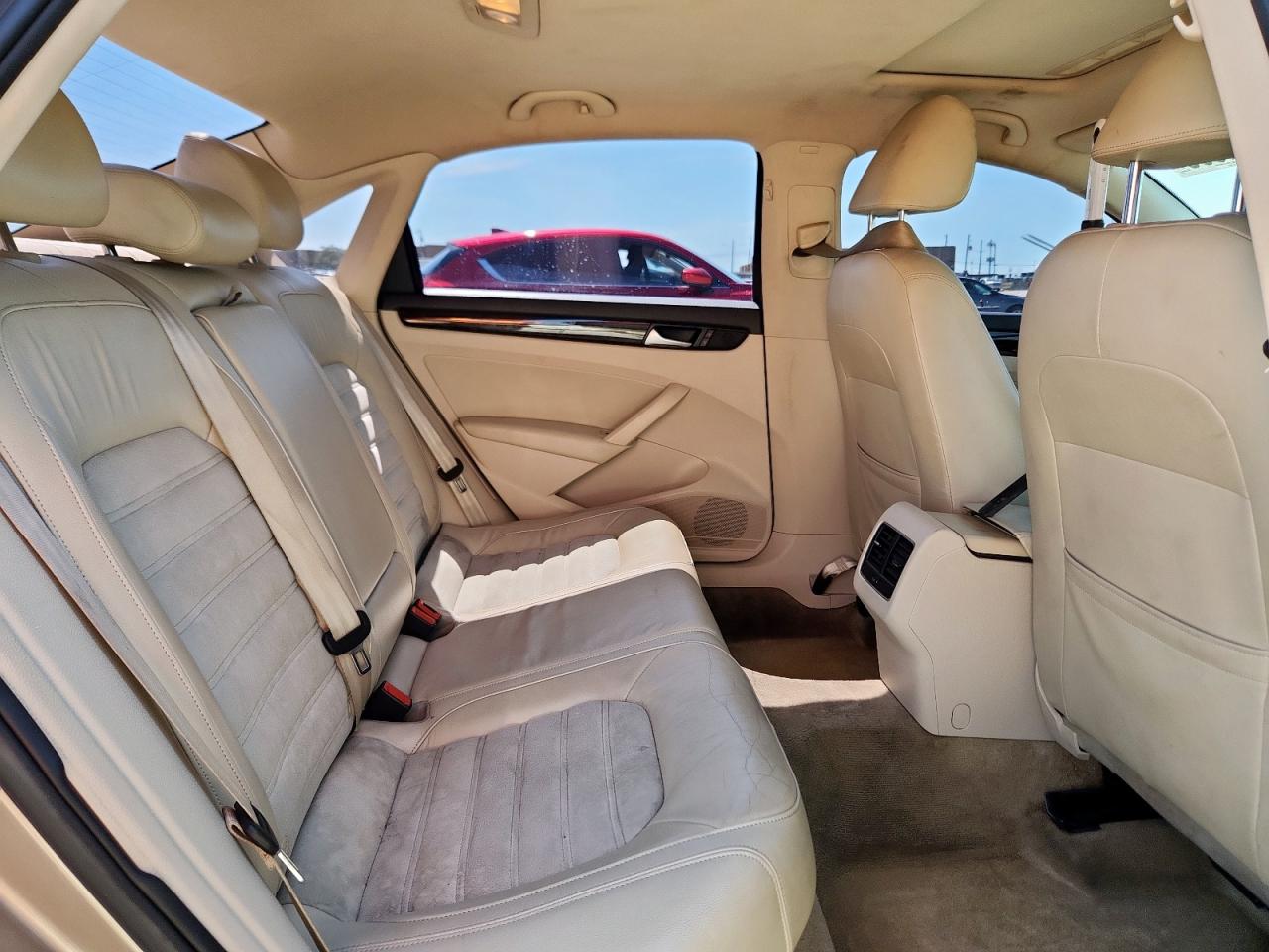 2015 Volkswagen Passat Sel VIN: 1VWCV7A33FC051478 Lot: 58621395