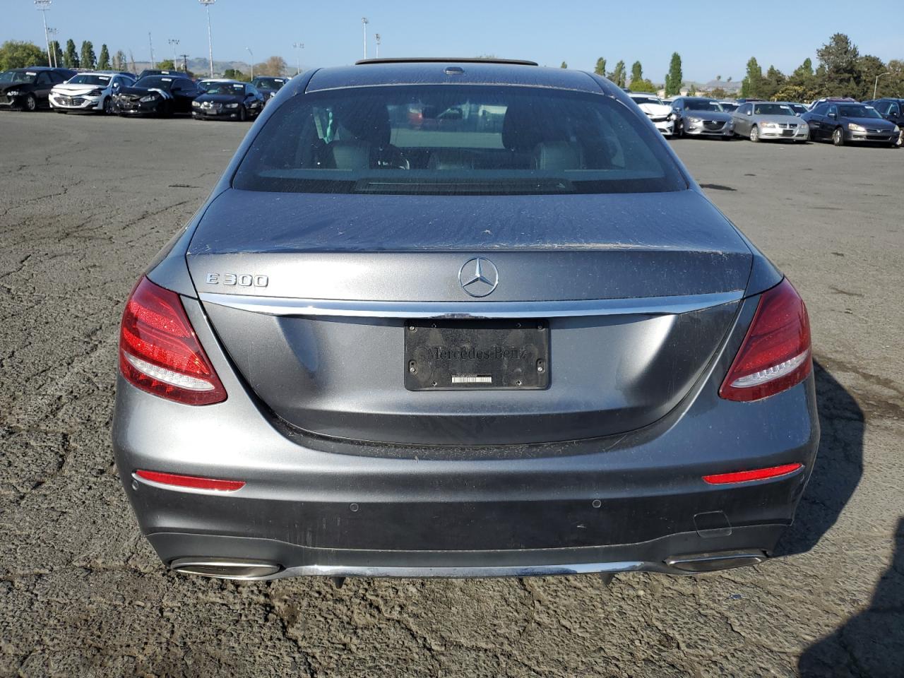 2018 Mercedes-Benz E 300 VIN: WDDZF4JBXJA409492 Lot: 55306905