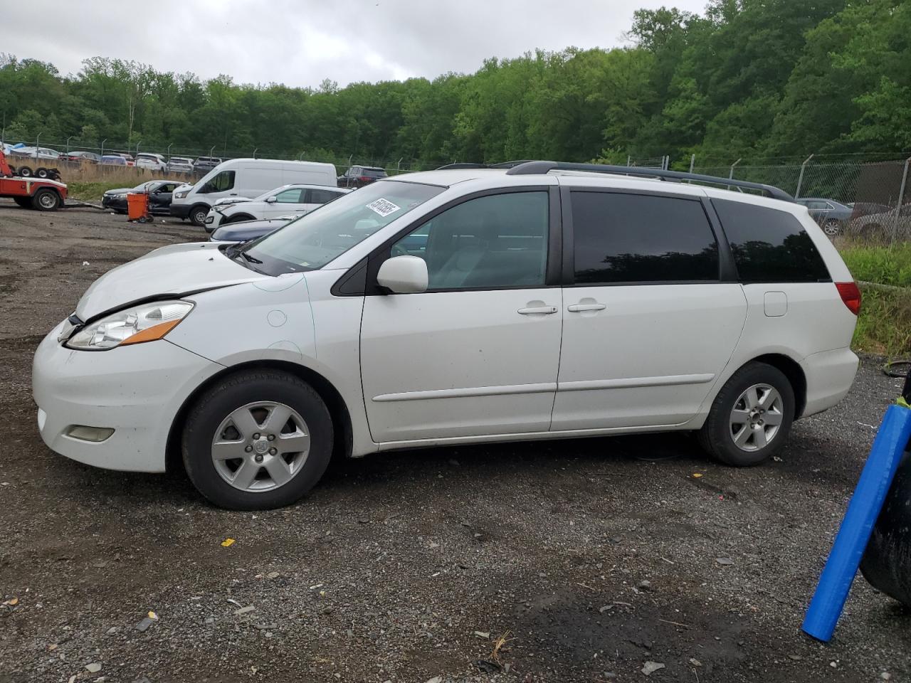 2007 Toyota Sienna Xle for Sale in Baltimore, MD - Front End