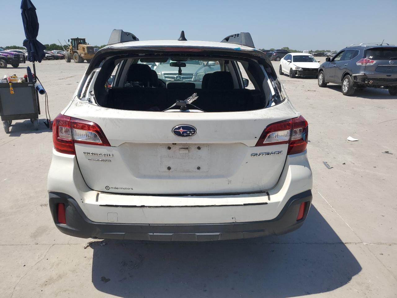 2018 Subaru Outback 2.5I Premium VIN: 4S4BSACC6J3271137 Lot: 56866585