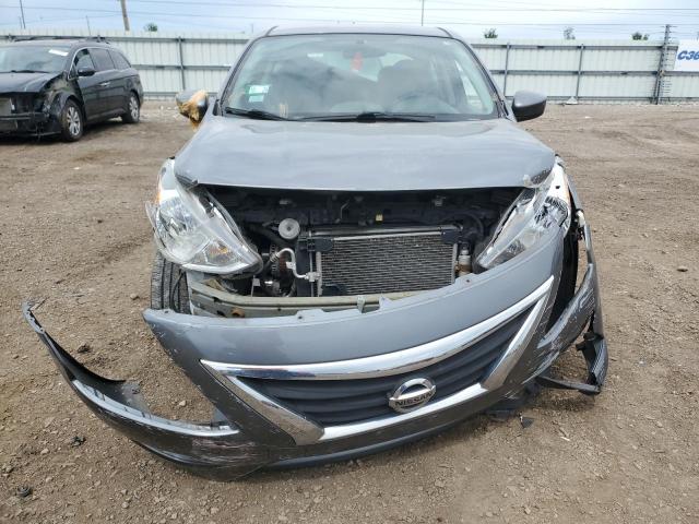  NISSAN VERSA 2016 Серый