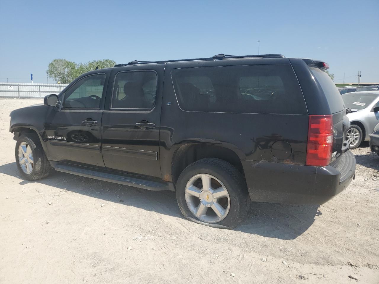 2010 Chevrolet Suburban - Image 2
