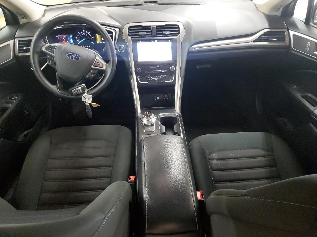 2019 Ford Fusion Se VIN: 3FA6P0LU9KR124779 Lot: 54038485