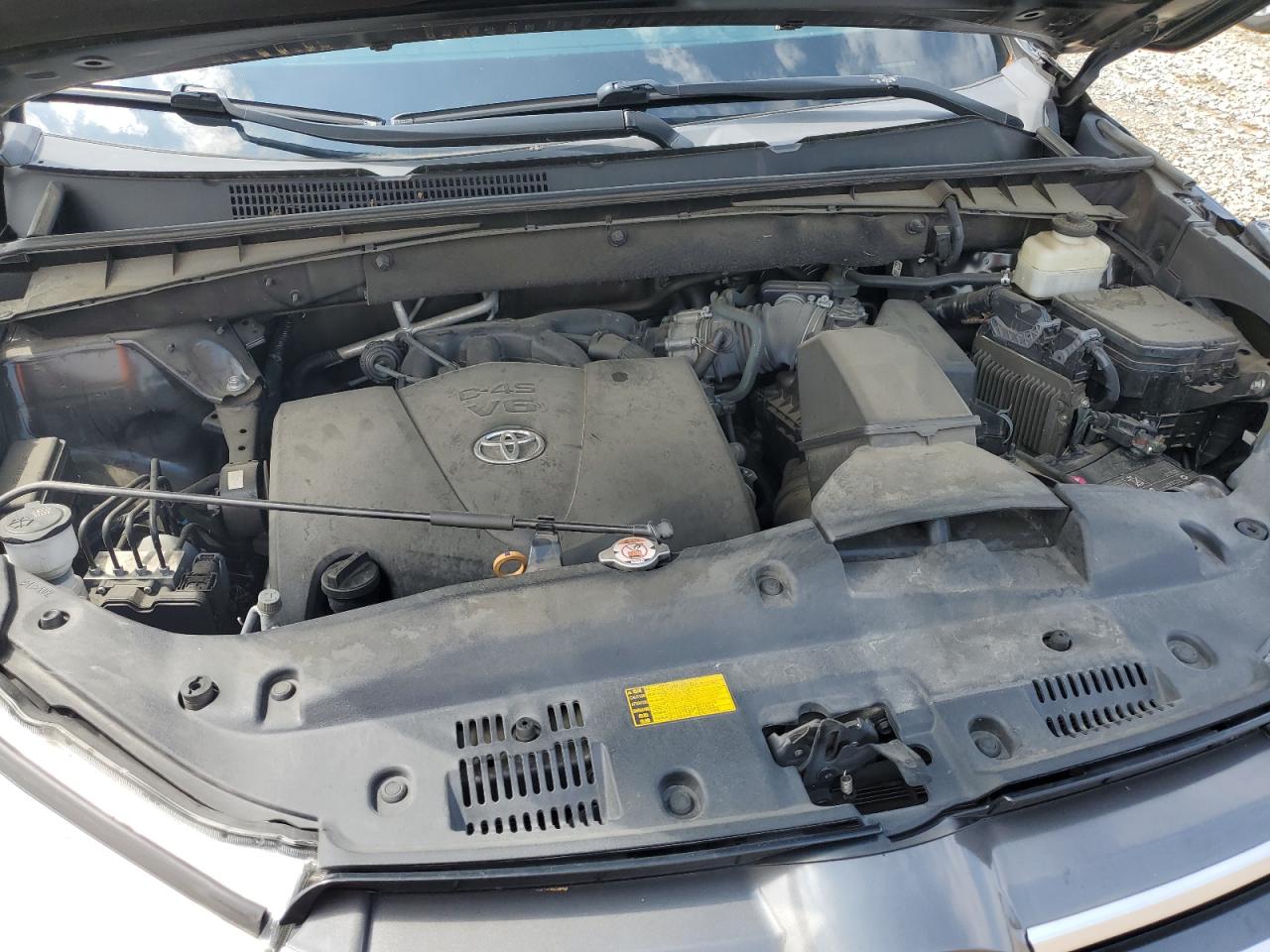 2018 Toyota Highlander Se VIN: 5TDKZRFH9JS544916 Lot: 58340405