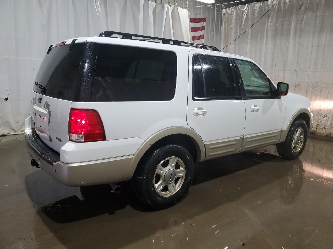 FORD EXPEDITION 2005 VIN 1FMFU18515LA36303 photo 3