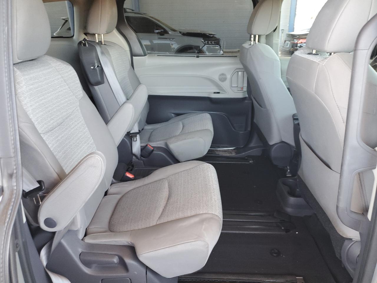 2021 Toyota Sienna Le VIN: 5TDBRKEC3MS068342 Lot: 55518505