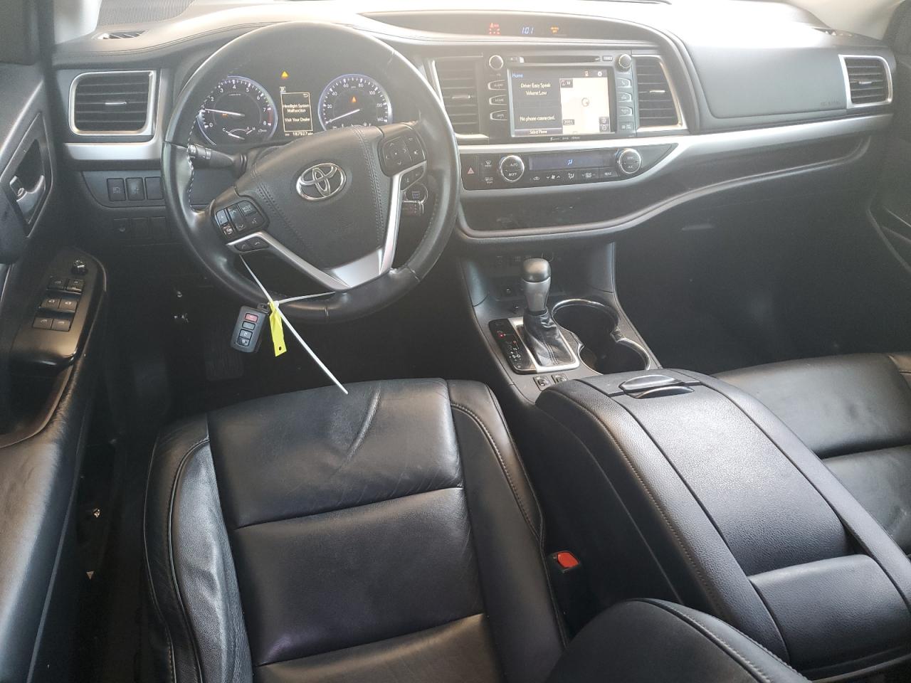 2018 Toyota Highlander Se VIN: 5TDKZRFHXJS548523 Lot: 55674295