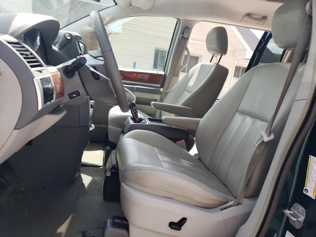 2009 Chrysler Town & Country Touring VIN: 2A8HR54129R590822 Lot: 57347765