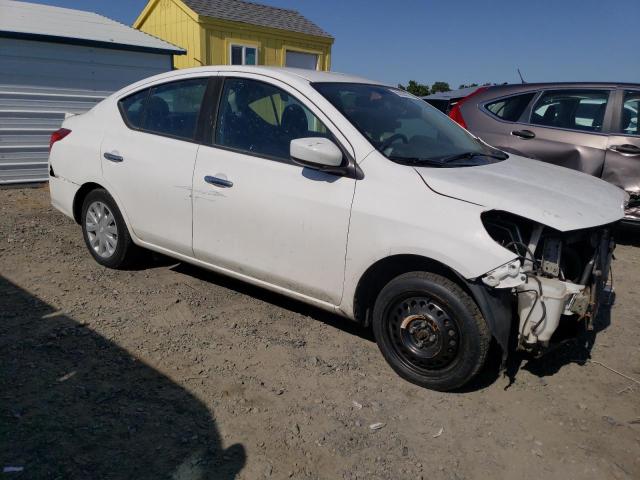  NISSAN VERSA 2018 Білий