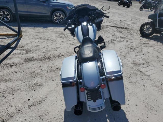  HARLEY-DAVIDSON FL 2023 Серебристый