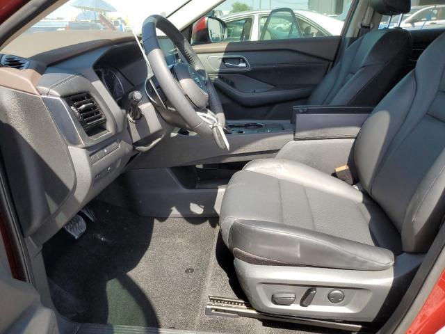 NISSAN ROGUE 2021 Czerwony
