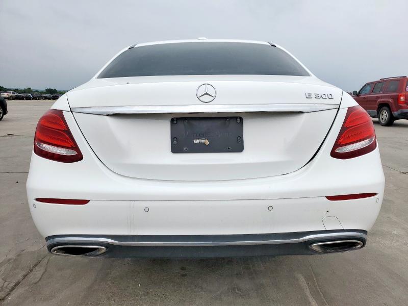 Sedans MERCEDES-BENZ E-CLASS 2017 White