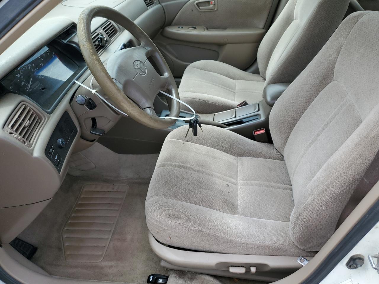 2000 Toyota Camry Ce VIN: JT2BG22K5Y0515773 Lot: 56463235