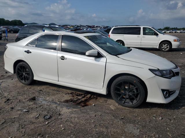 Sedans TOYOTA CAMRY 2012 Biały