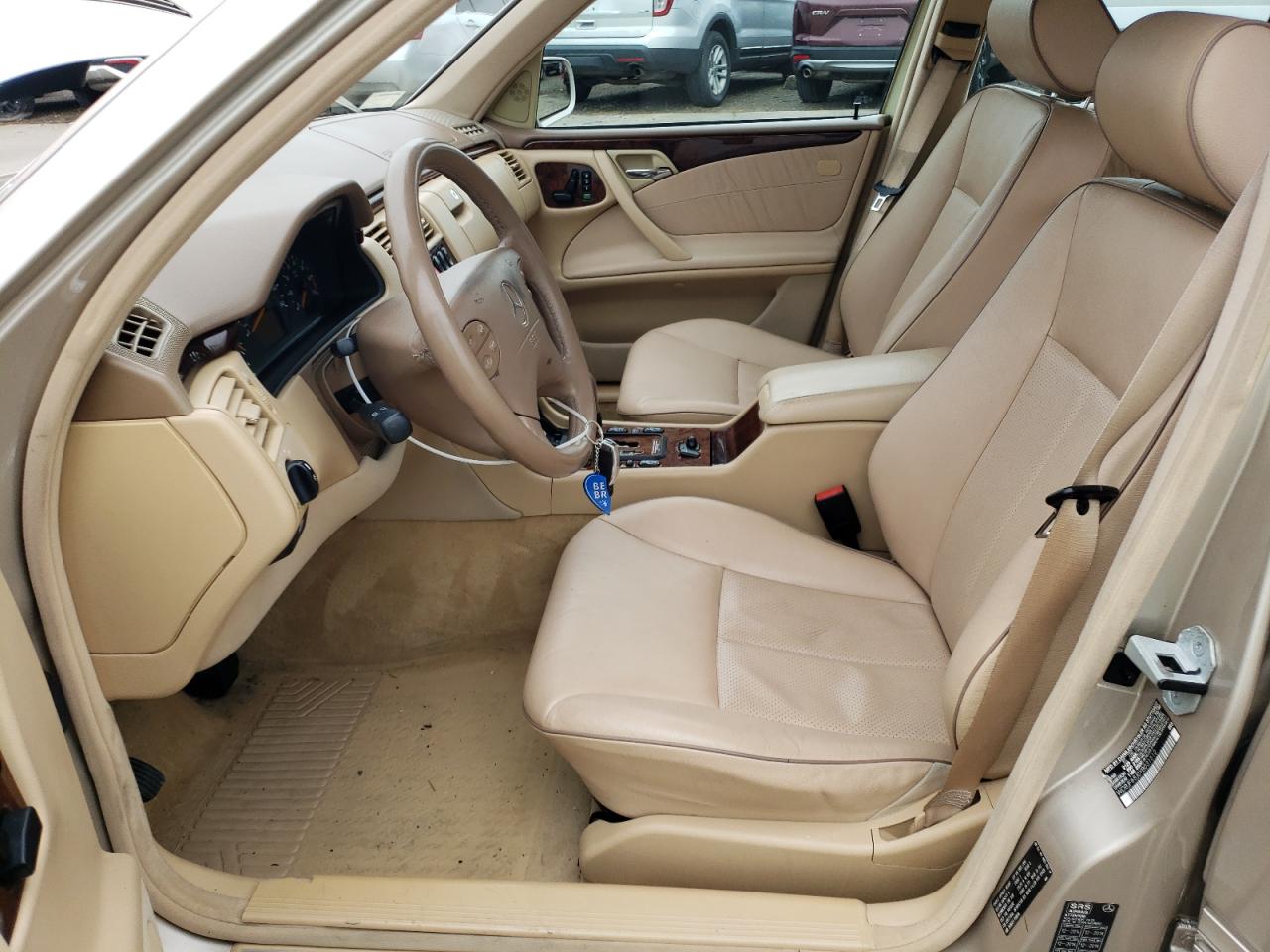 2000 Mercedes-Benz E 320 VIN: WDBJF65J0YB031612 Lot: 57179415