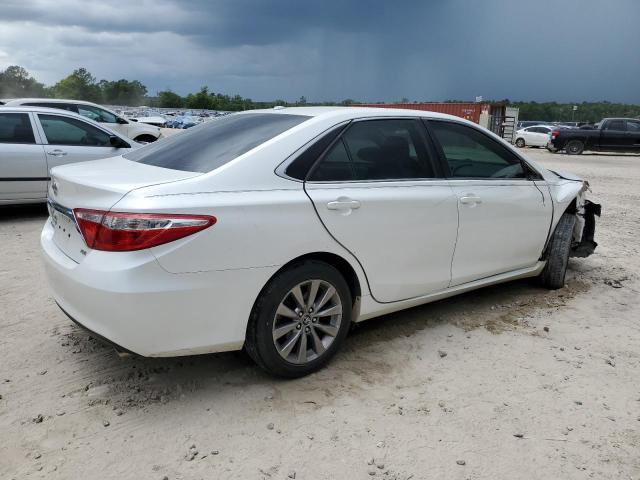  TOYOTA CAMRY 2017 Белый