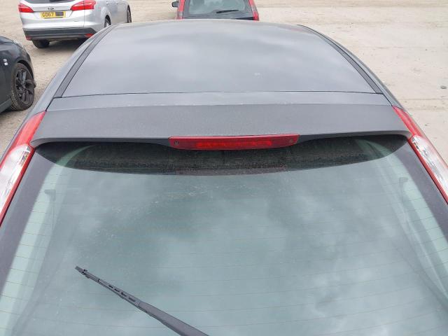 2005 FORD FOCUS GHIA