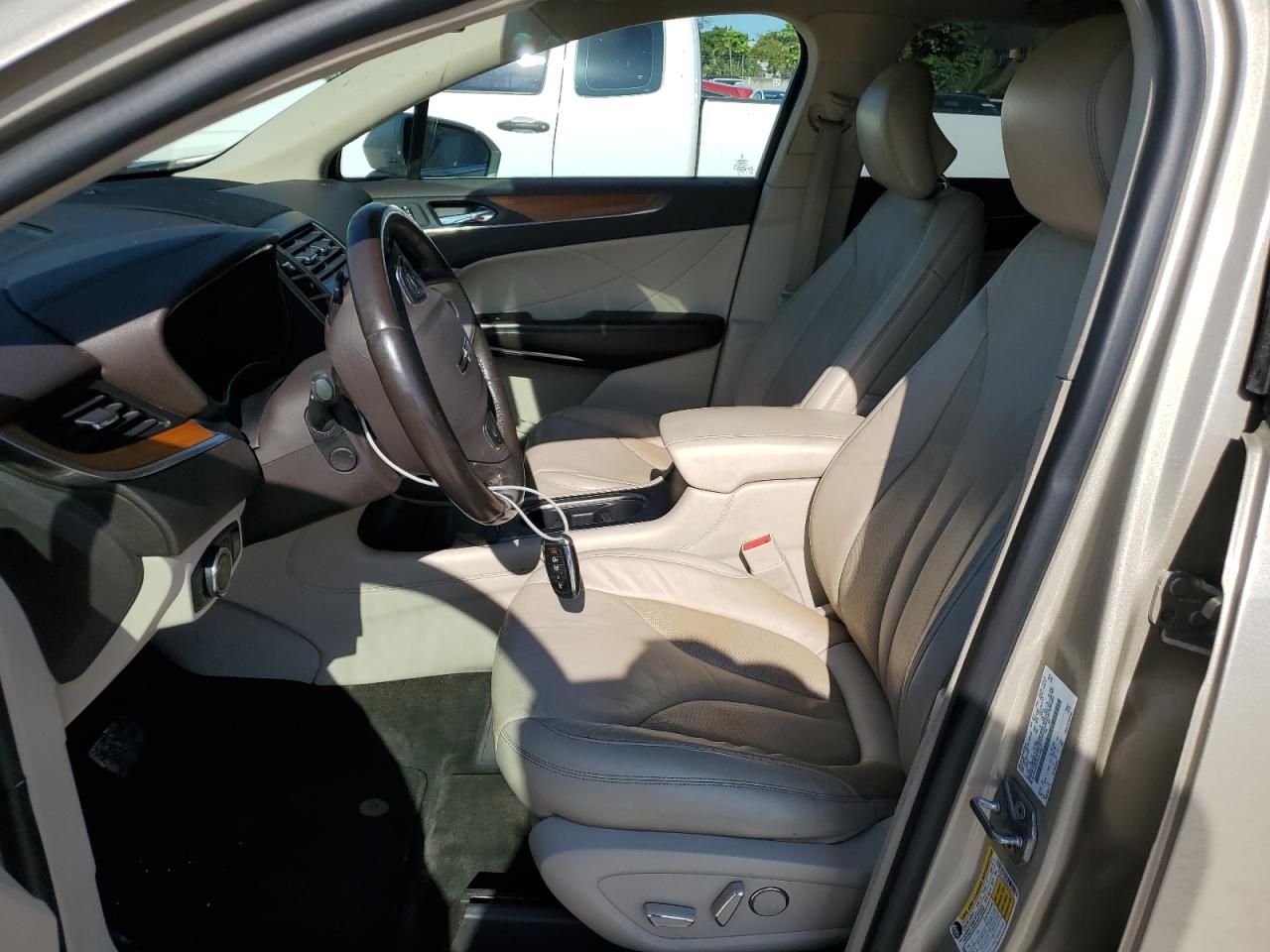 2017 Lincoln Mkc Select VIN: 5LMCJ2D92HUL45221 Lot: 57162805